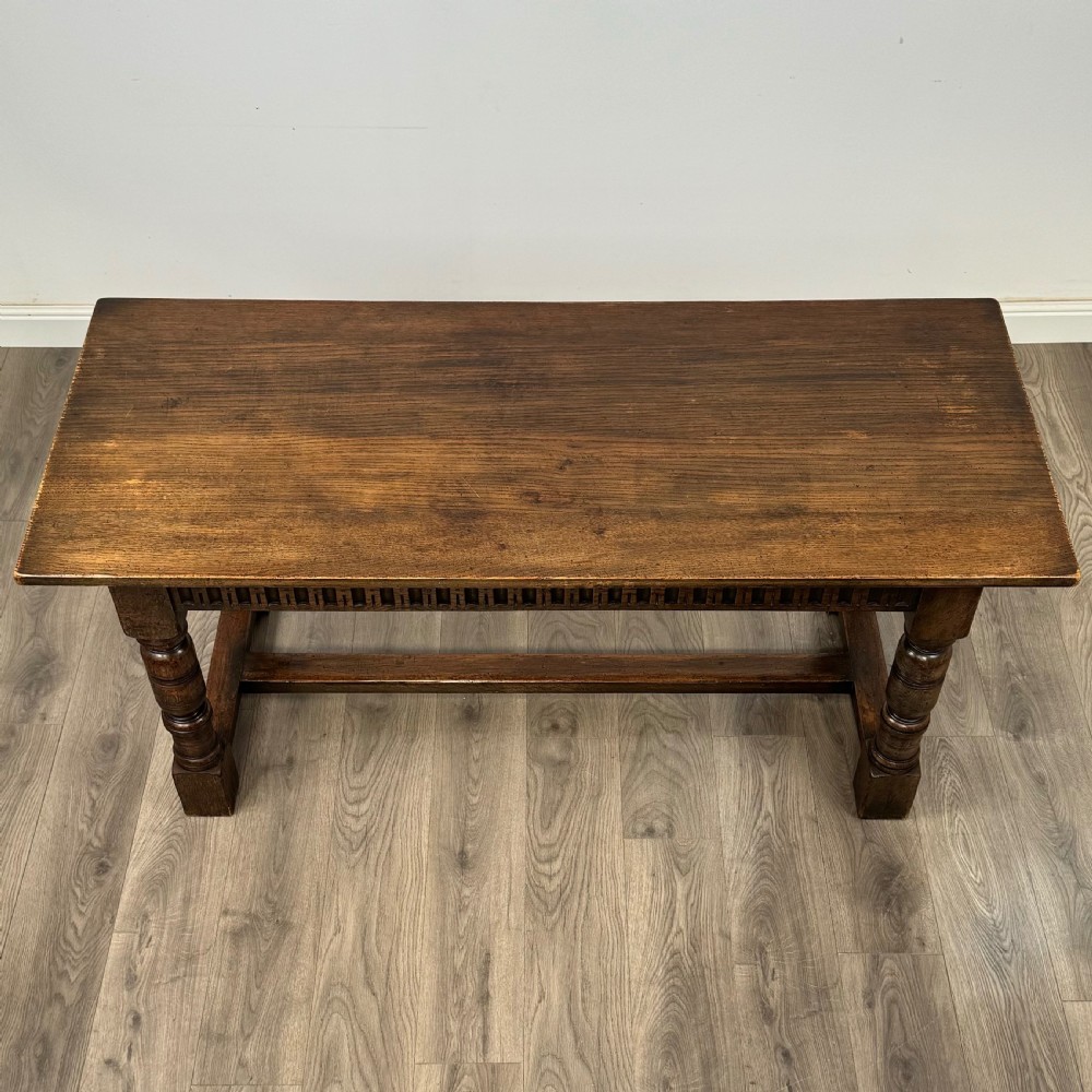  Antique 20th Century Good Quality Dining Table In Oak 
 View V