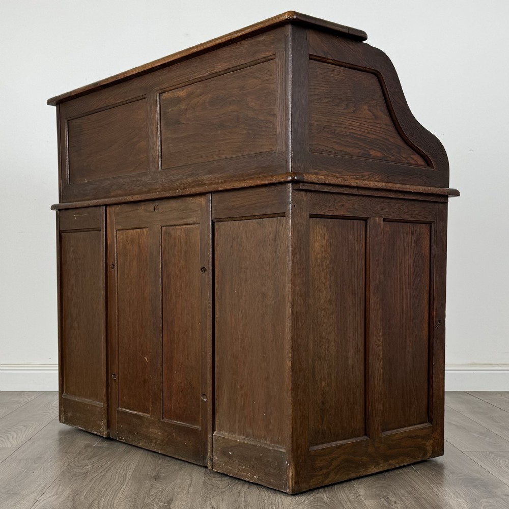 Antique 20th Century Roll Top Desk In Oak View VII