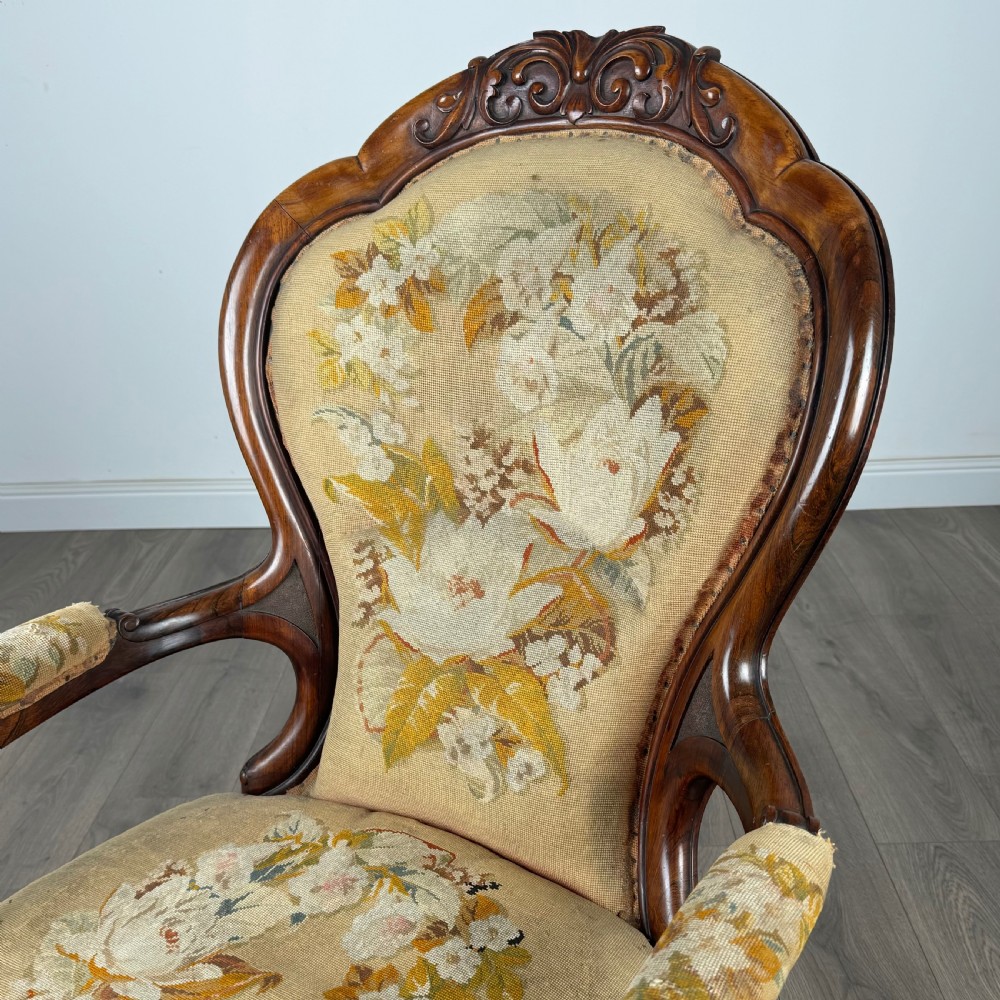 Antique 19th Century Fine Quality Armchair In Walnut 
 View X