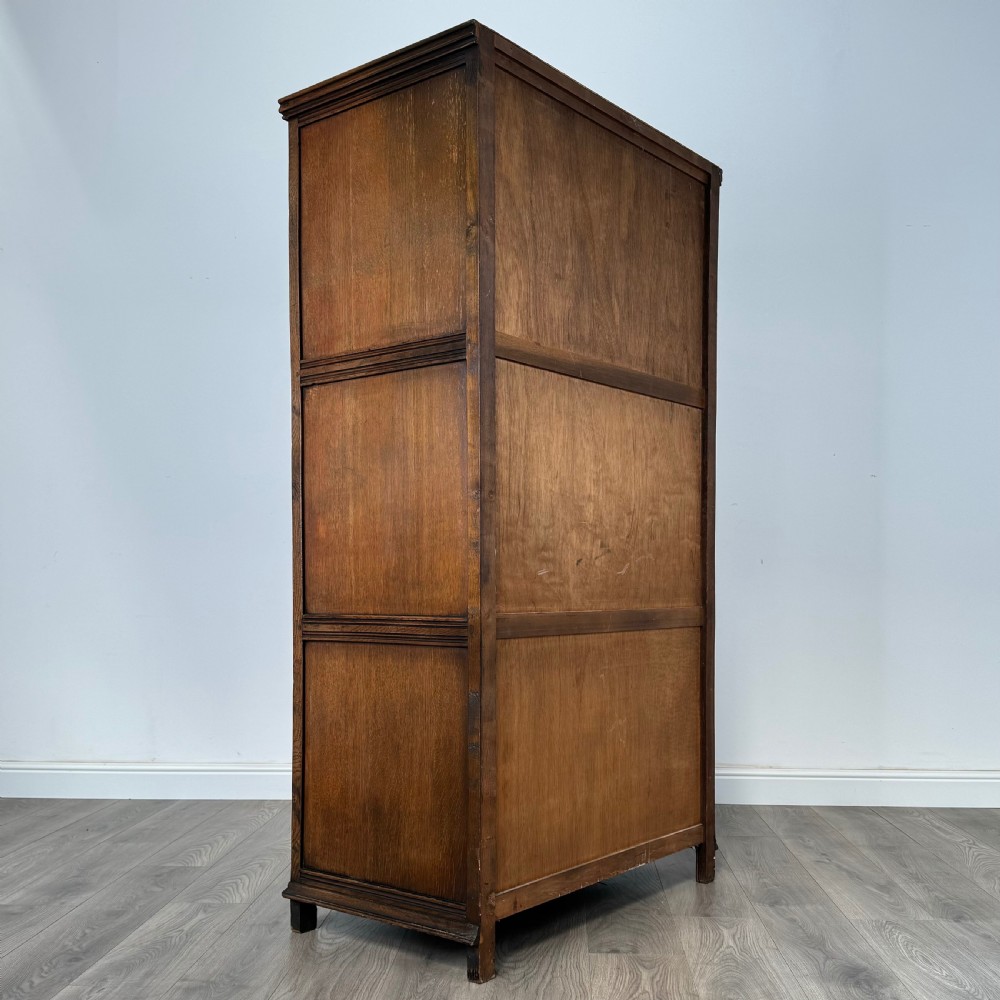  Antique 20th Century Wardrobe In Oak  View VI