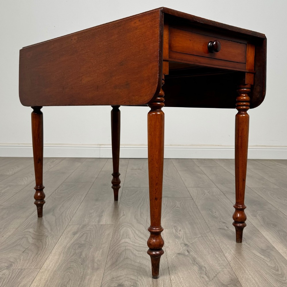 Antique 19th Century Pembroke Table In Mahogany 
 View IX