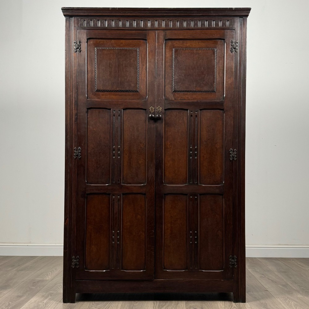  Antique 20th Century Wardrobe In Oak 