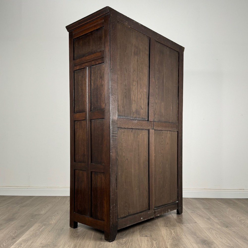  Antique 20th Century Wardrobe In Oak  View V
