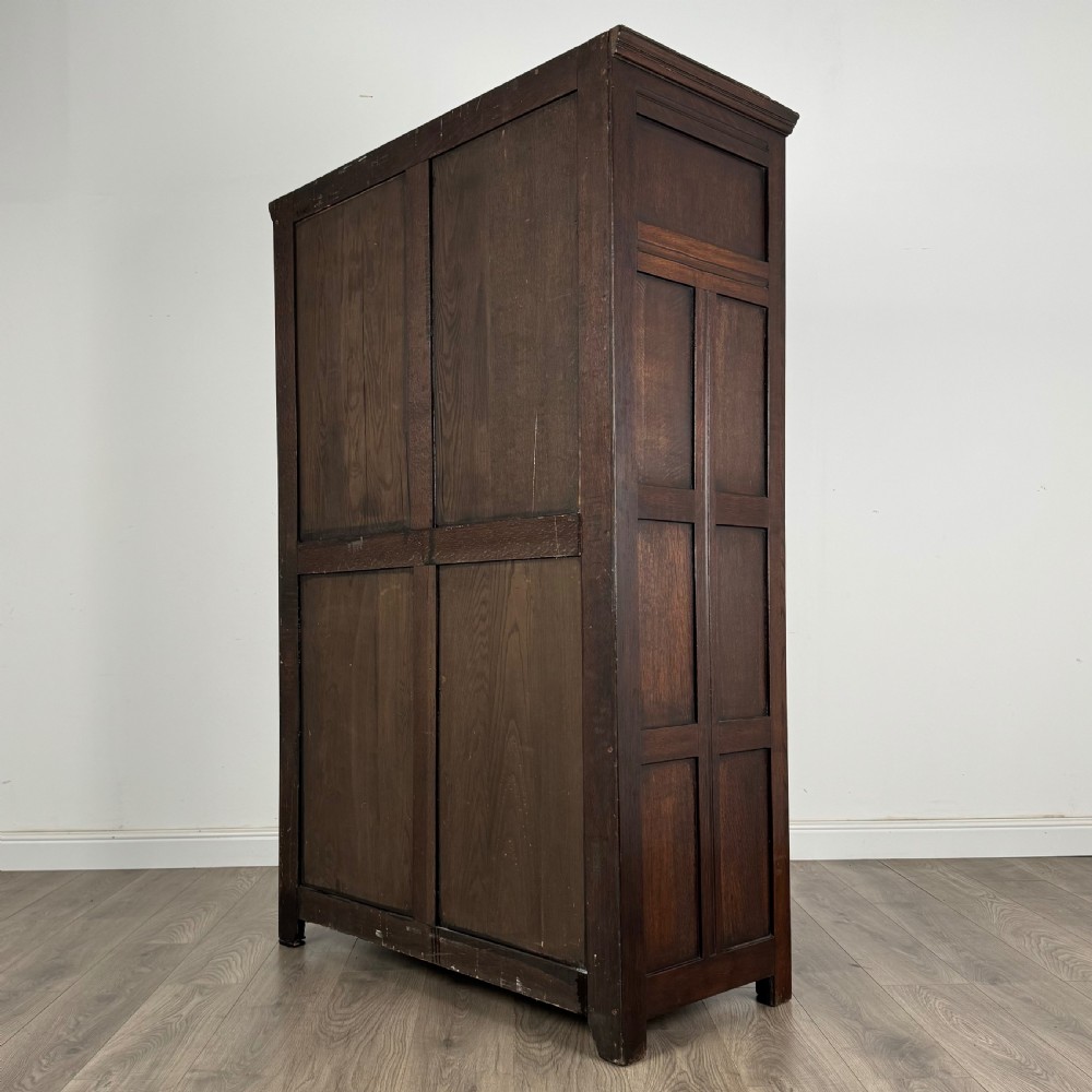  Antique 20th Century Wardrobe In Oak  View VIII