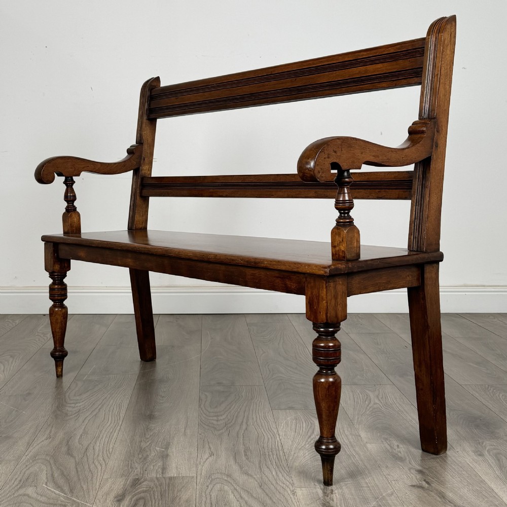  Antique 20th Century Good Quality Hall Bench In Walnut 
 View VII