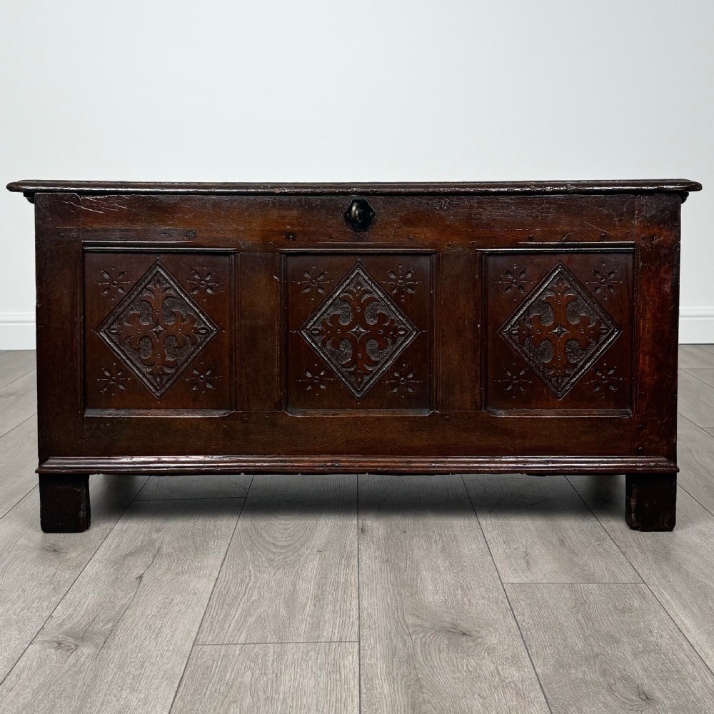 Antique 18th Century Fine Quality Coffer / Blanket Box In Oak
