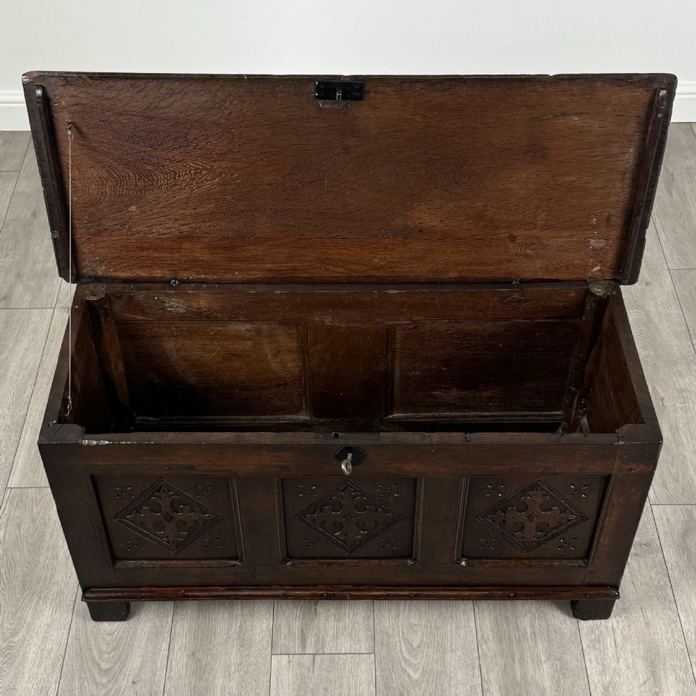 Antique 18th Century Fine Quality Coffer / Blanket Box In Oak
 View X