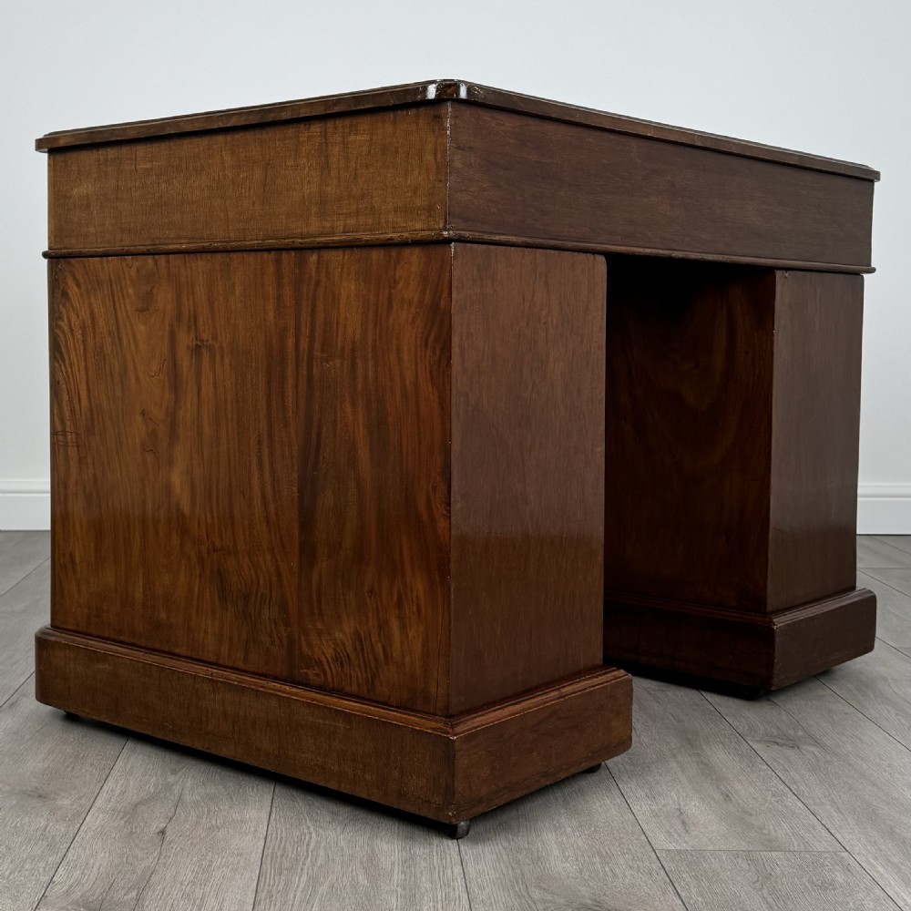 Antique 19th Century Good Quality Pedestal Desk In Mahogany 
 View IV