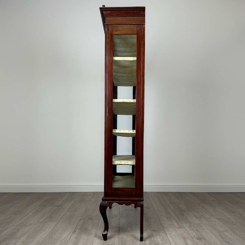 Antique 20th Century Display Cabinet In Mahogany 
 View III