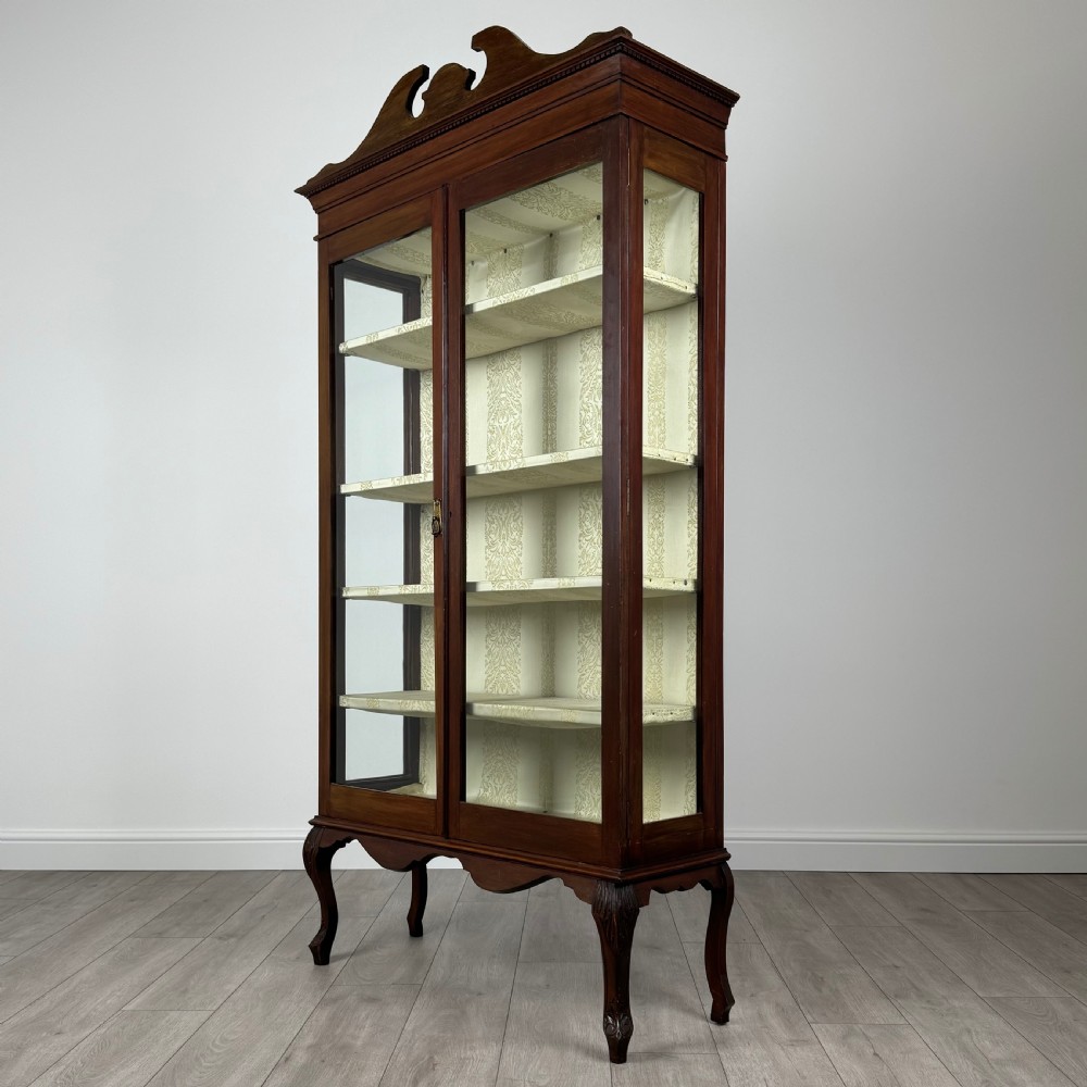 Antique 20th Century Display Cabinet In Mahogany 
 View IV