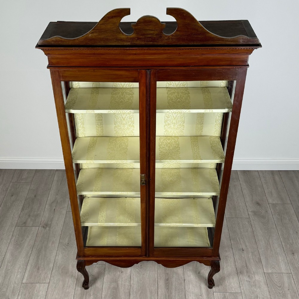 Antique 20th Century Display Cabinet In Mahogany 
 View X