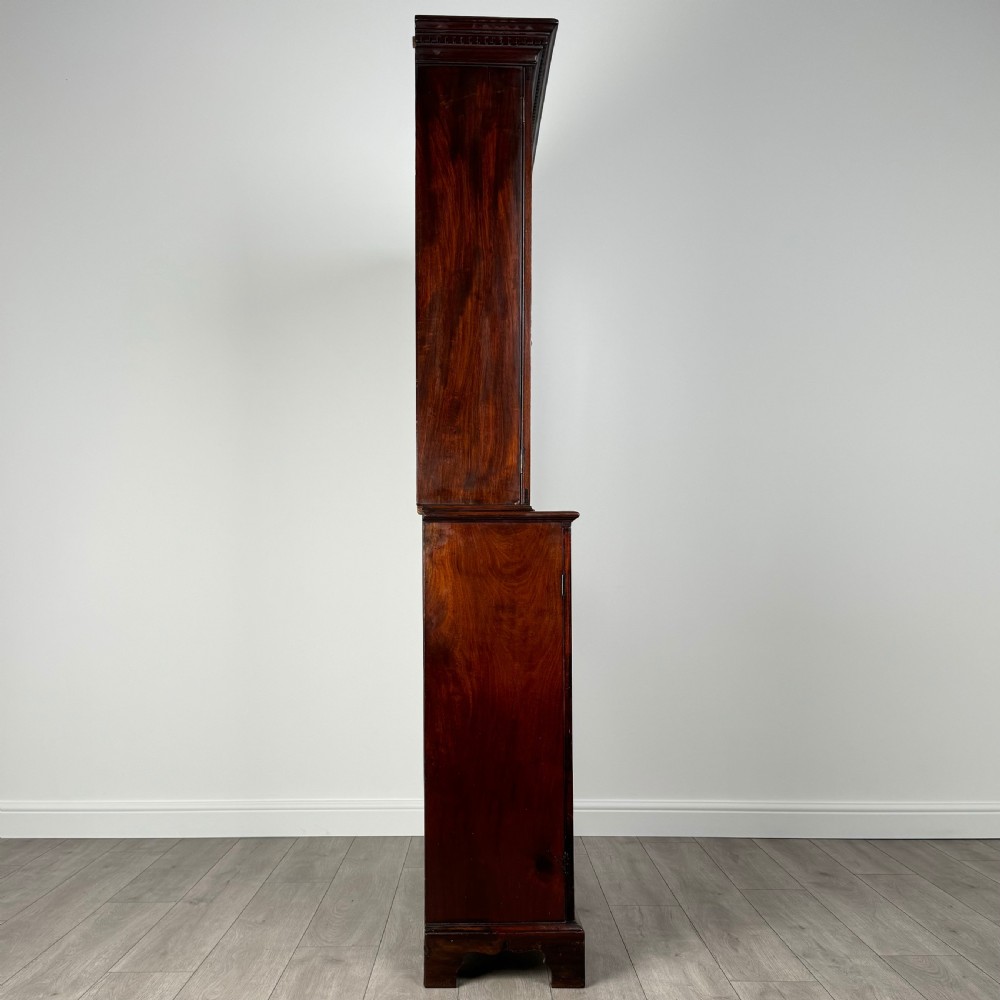 Antique 18th Century Bookcase Of Finest Quality In Mahogany  View X
