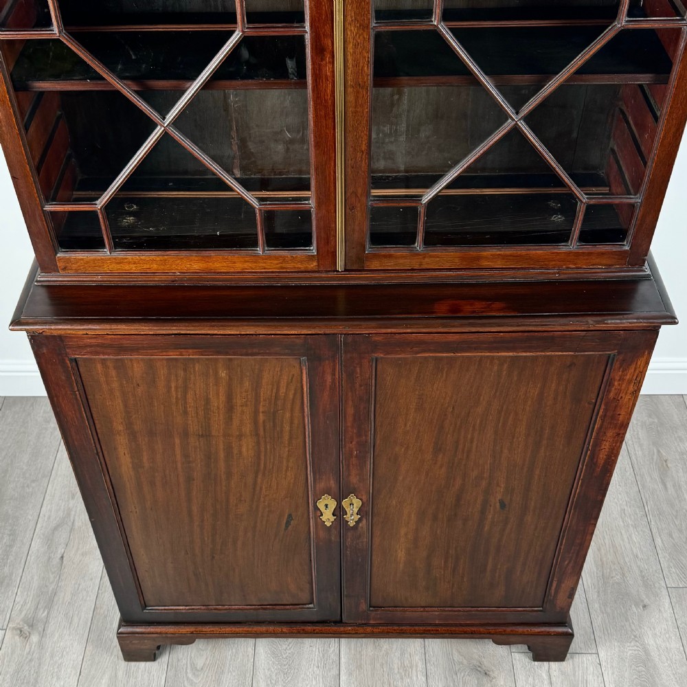 Antique 18th Century Bookcase Of Finest Quality In Mahogany  View XII