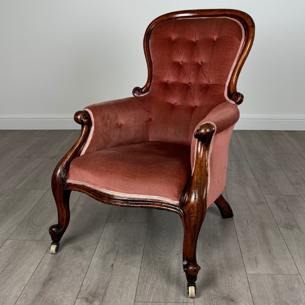 Antique 19th Century Button Back Armchair In Mahogany 