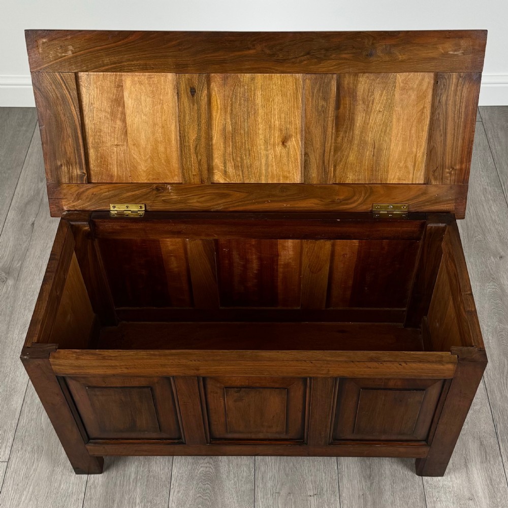  Antique 20th Century Blanket Box In Walnut  View X