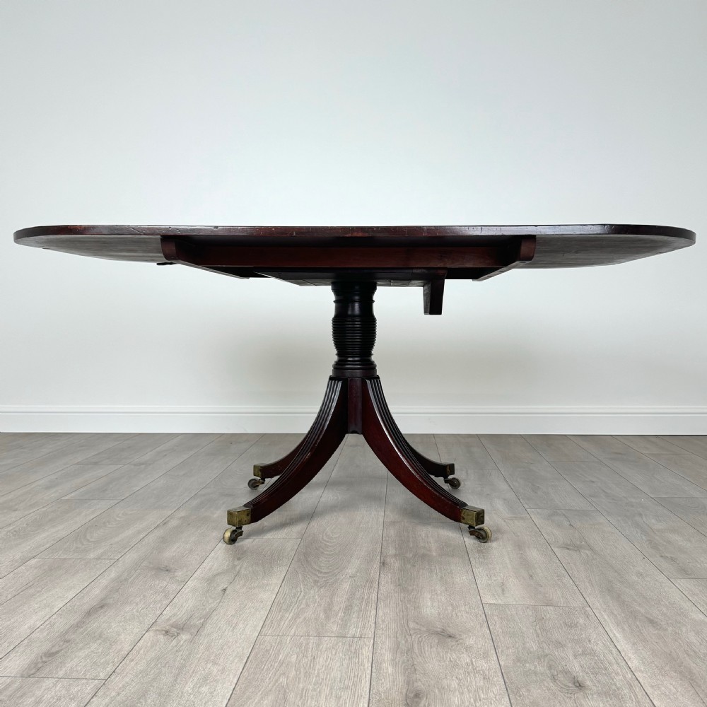 Antique 18th Century Tilt Top Breakfast Table In Mahogany 
