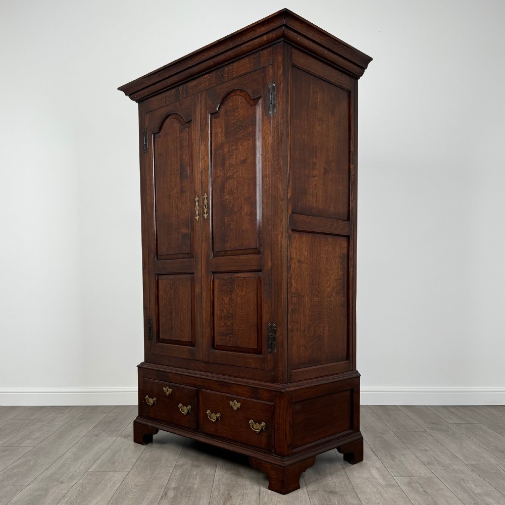  Antique 20th Century Georgian Style Wardrobe In Oak  View III