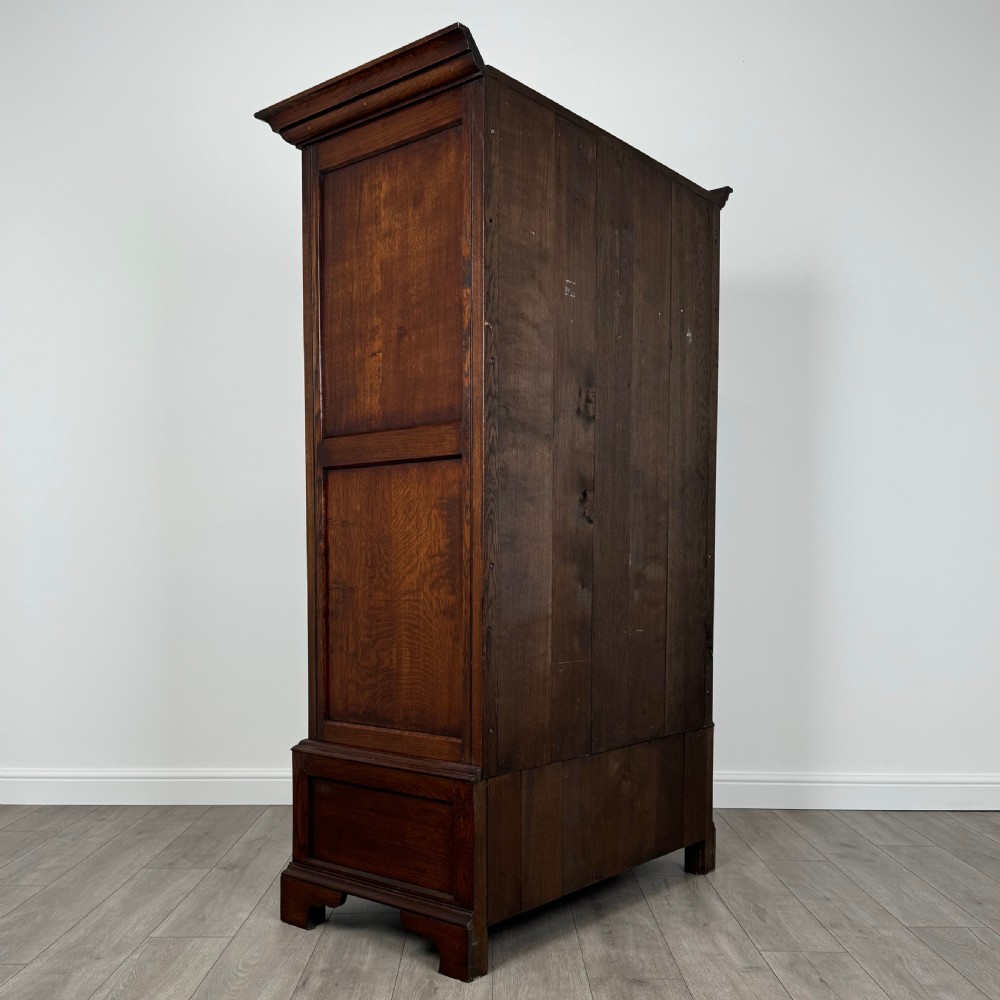  Antique 20th Century Georgian Style Wardrobe In Oak  View V