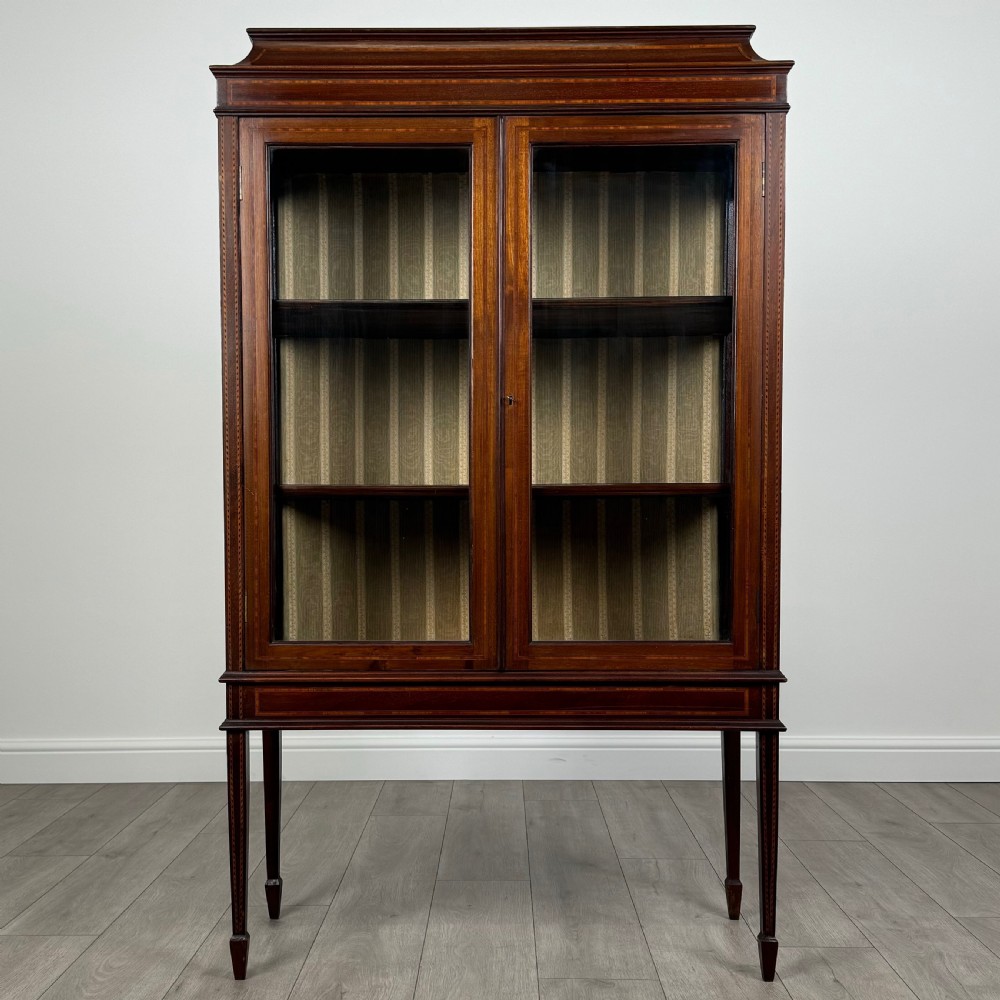  Antique 20th Century Inlaid Display Cabinet In Mahogany 