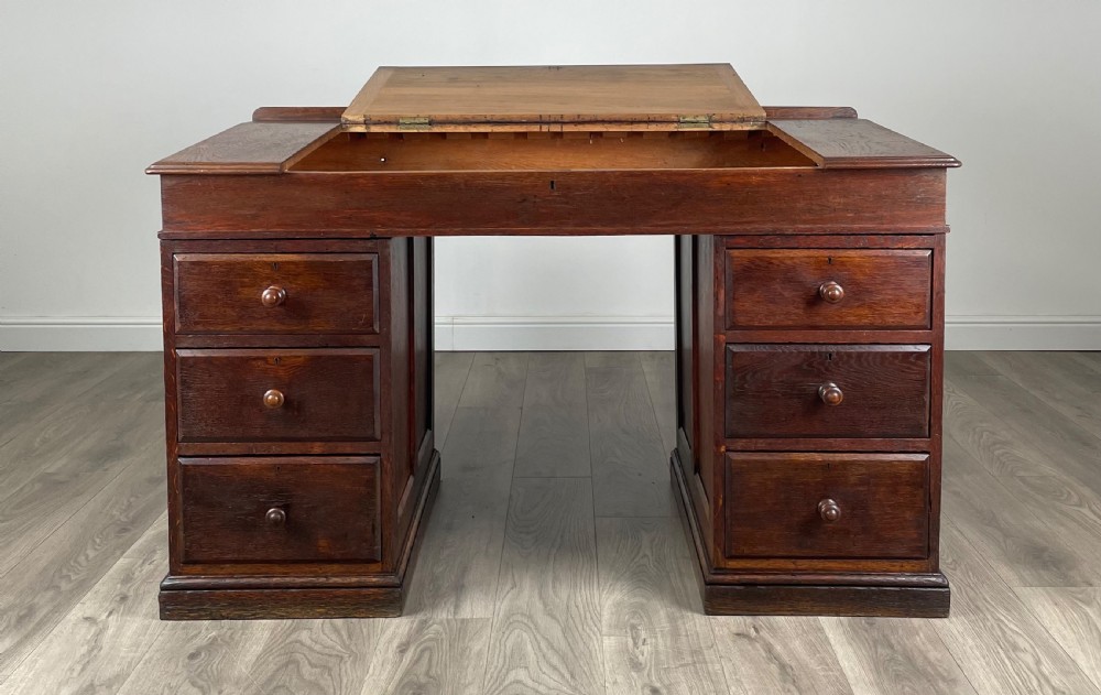 Antique 20th Century Pedestal Desk In Oak  View II