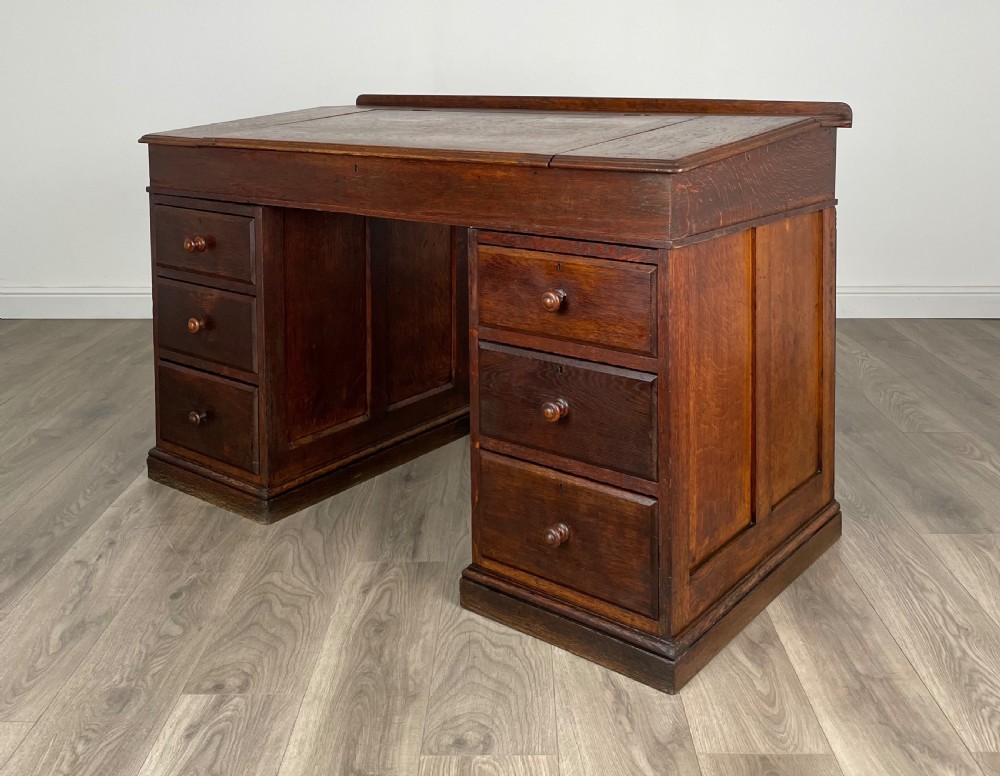 Antique 20th Century Pedestal Desk In Oak  View III