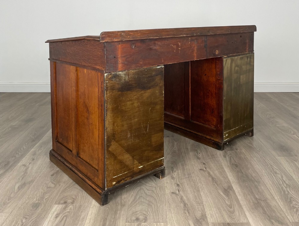 Antique 20th Century Pedestal Desk In Oak  View V