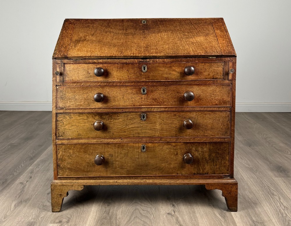 Antique 18th Century Good Quality Bureau In Oak