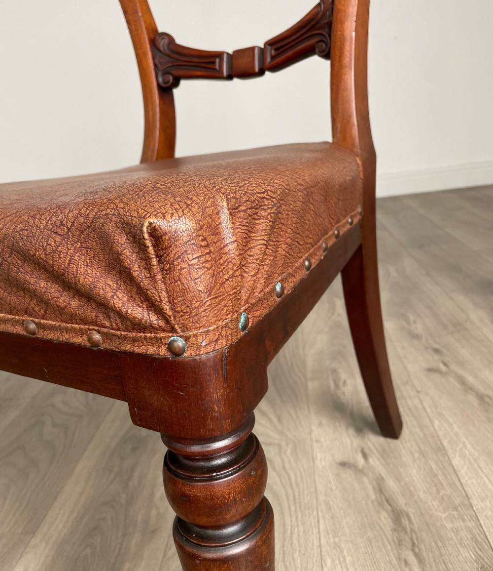 Antique 19th Century Set Of 6 Dining Chairs In Mahogany  View X