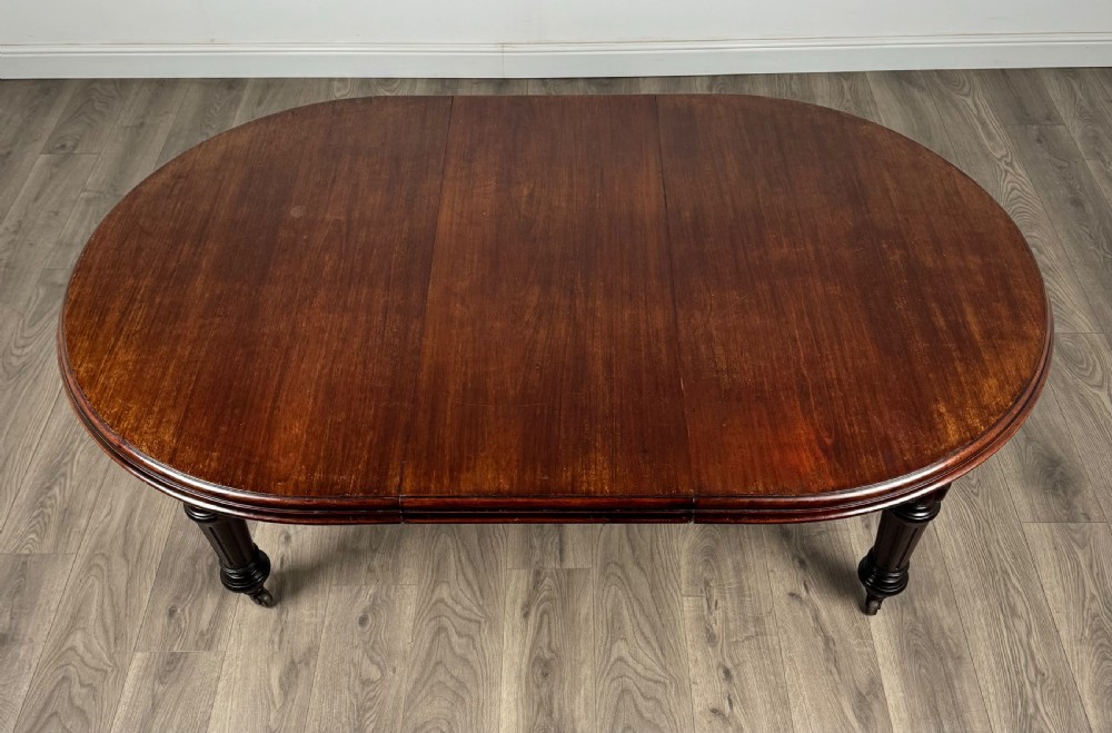 Antique Fine Quality 19th Century Dining Table In Mahogany  View VII