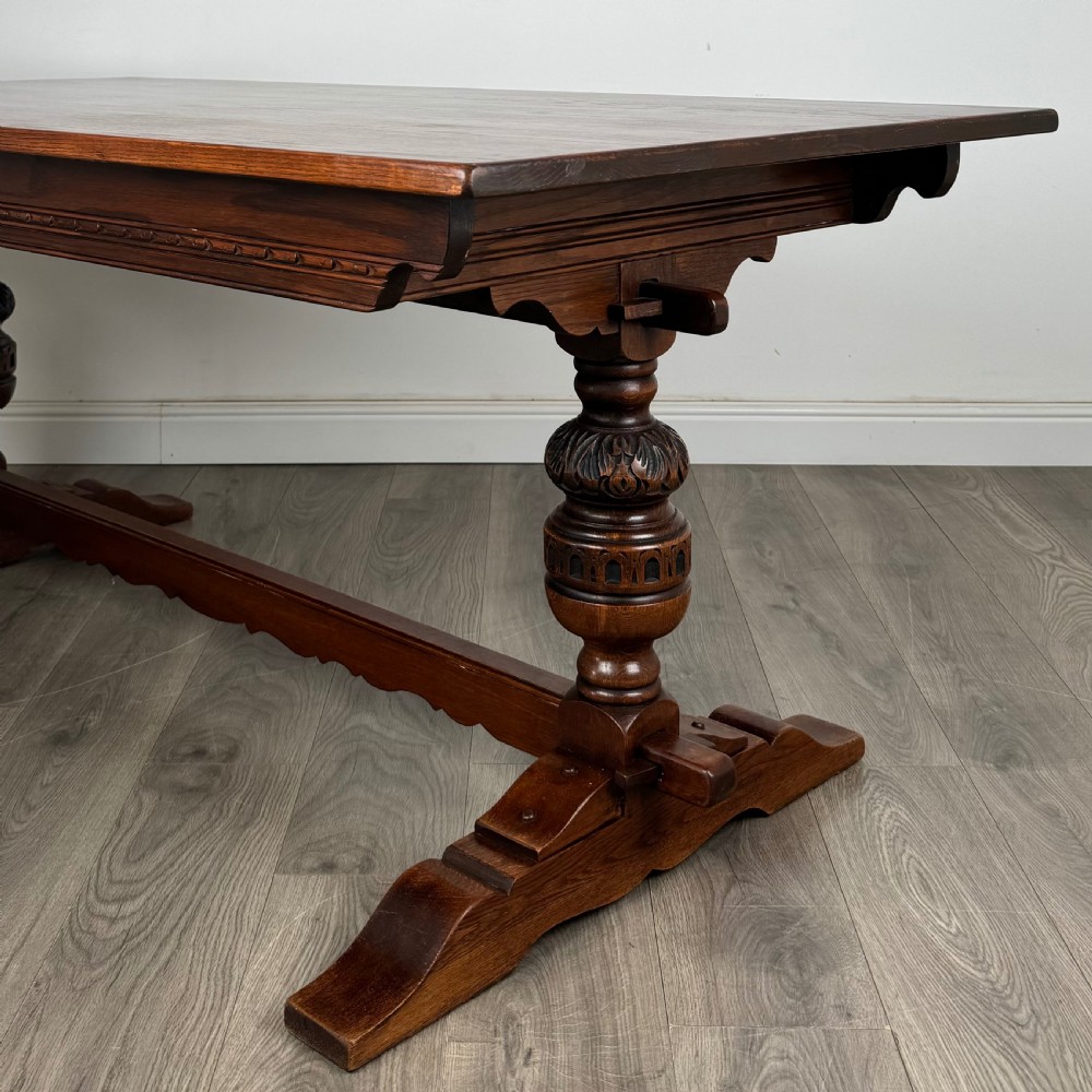 Antique 20th Century Old Charm Dining Table In Oak View V