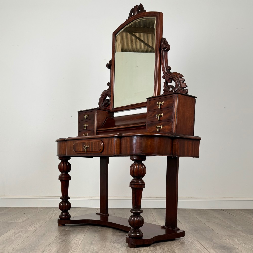  Antique 19th Century Dutchess Dressing Table In Mahogany View II