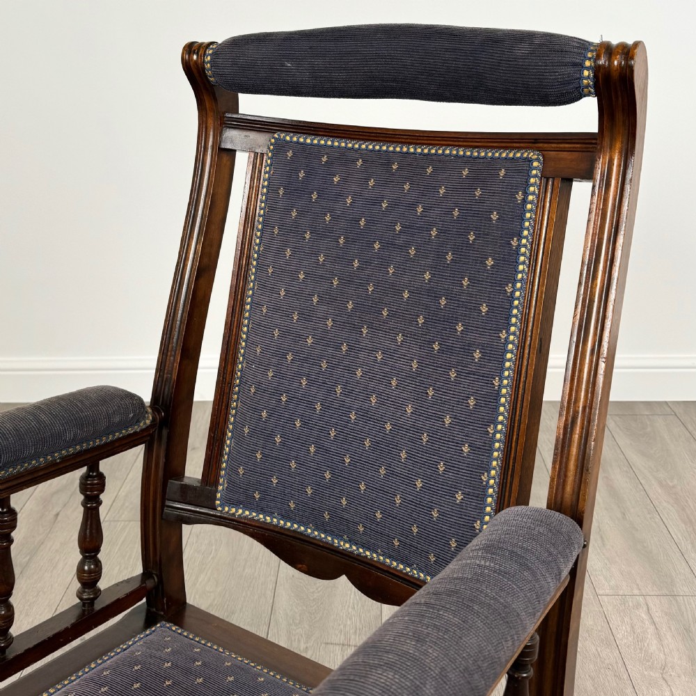 Antique 20th Century American Rocking Chair In Beech View IX