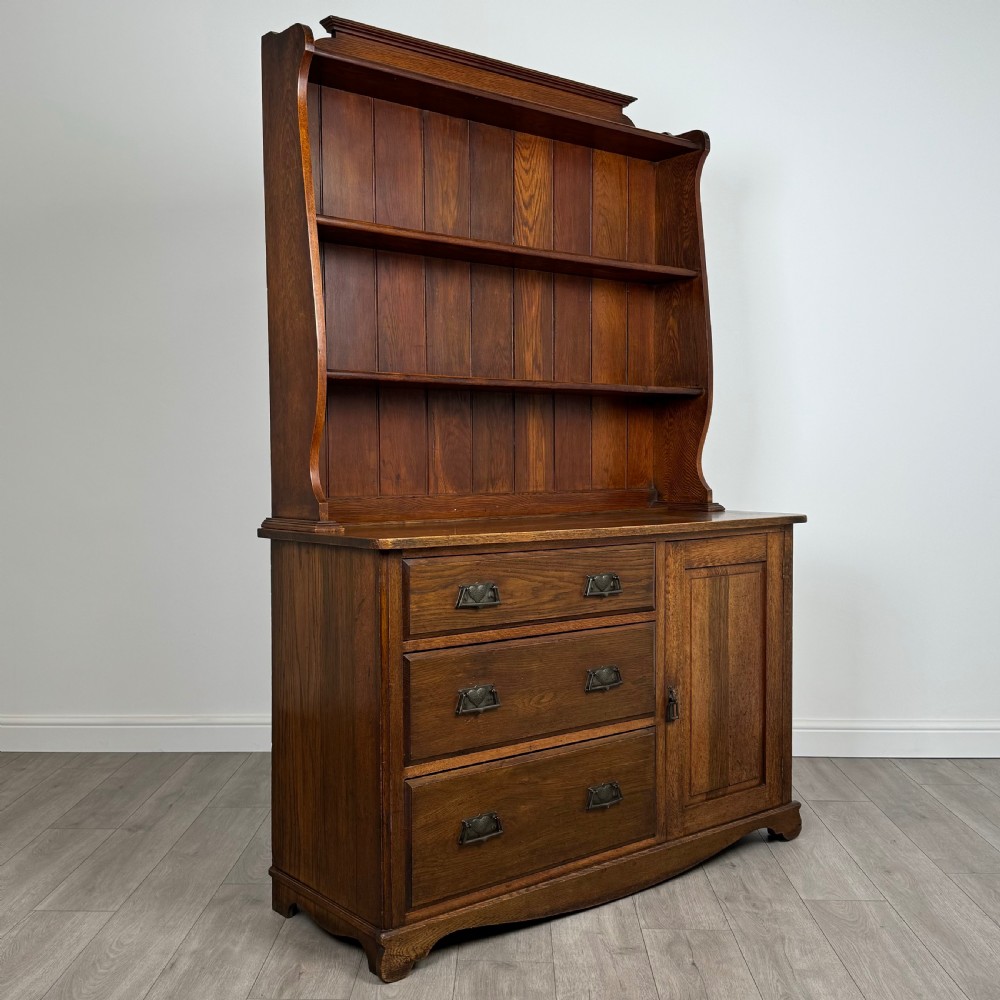  Antique 20th Century Good Quality Dresser In Oak 
 View IX