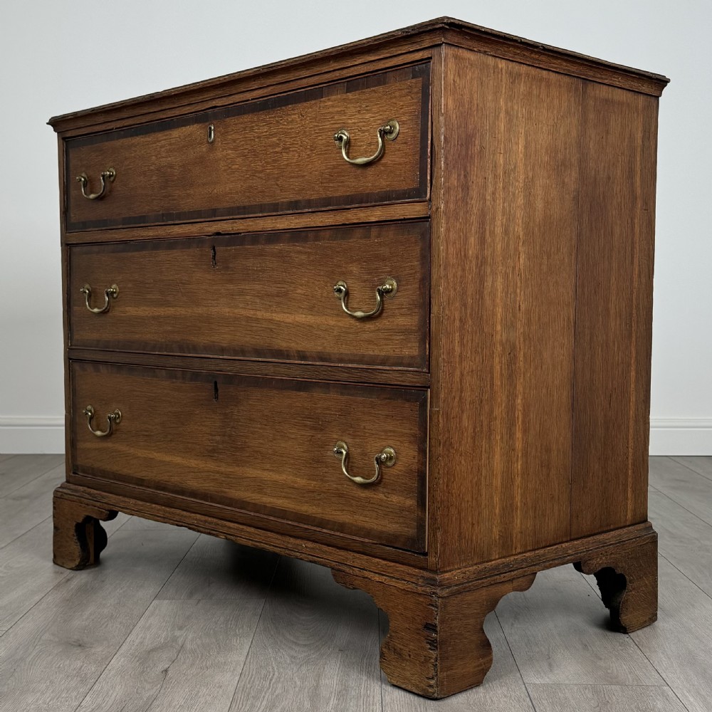 Antique 18th Century Good Quality Oak Chest Of Drawers  View II