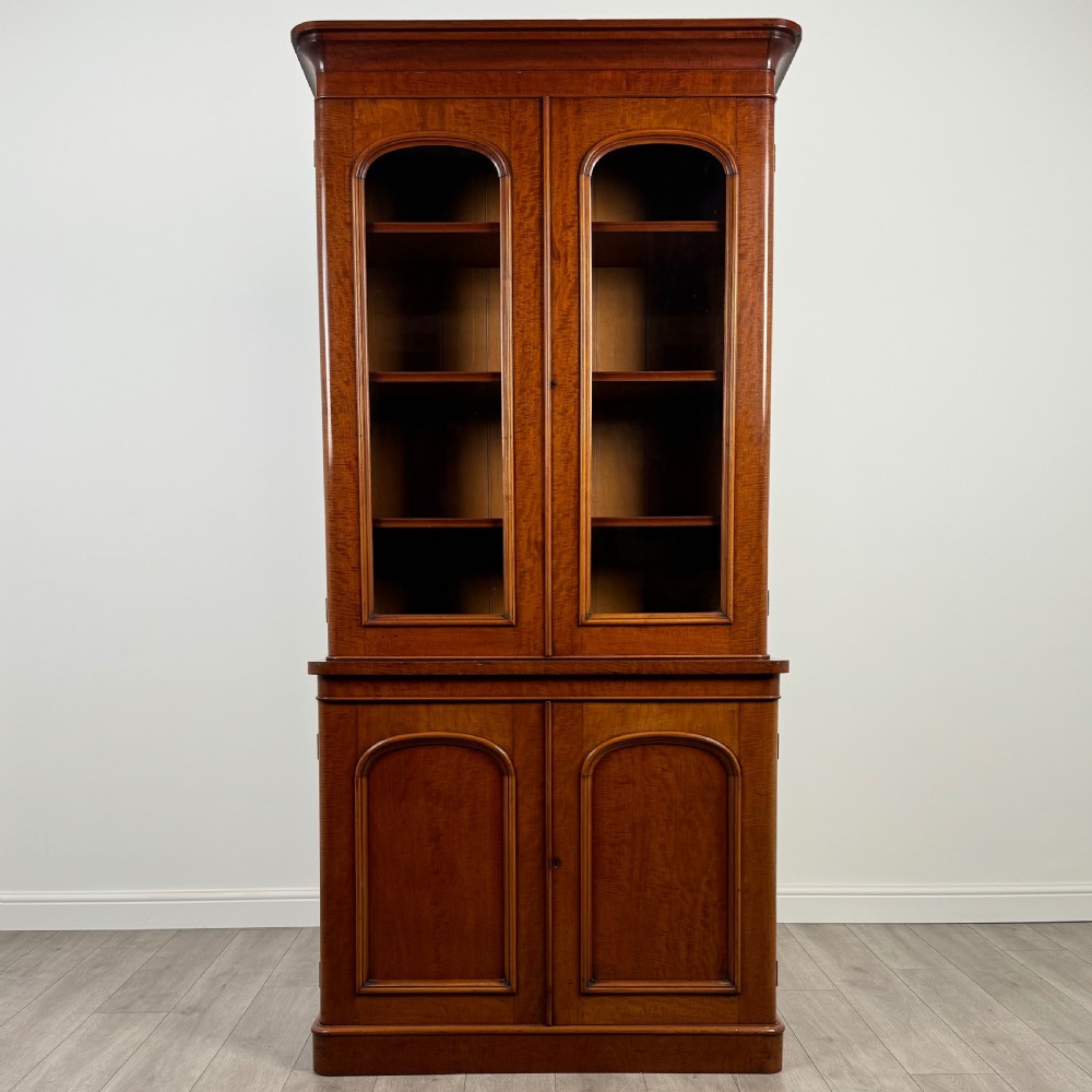 Antique 19th Century Fine Quality Bookcase In Mahogany  View II