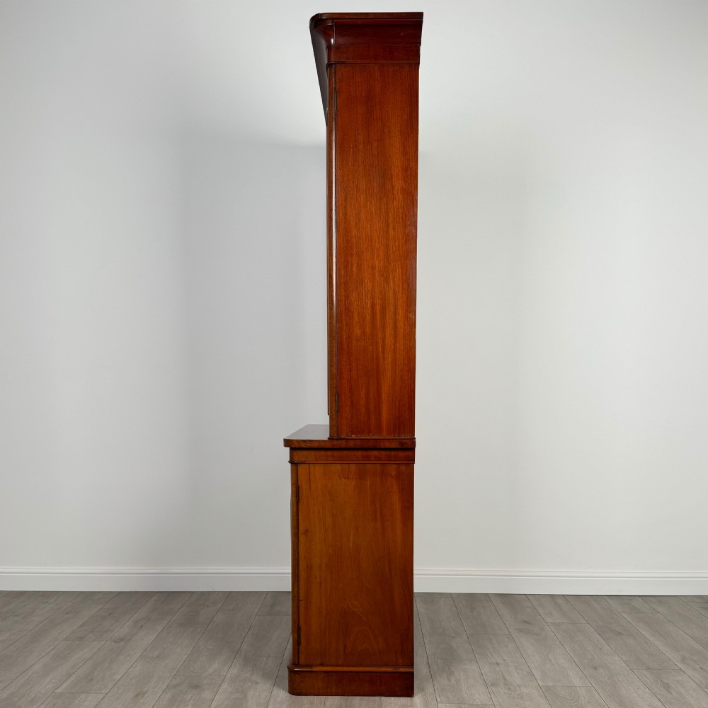 Antique 19th Century Fine Quality Bookcase In Mahogany  View V