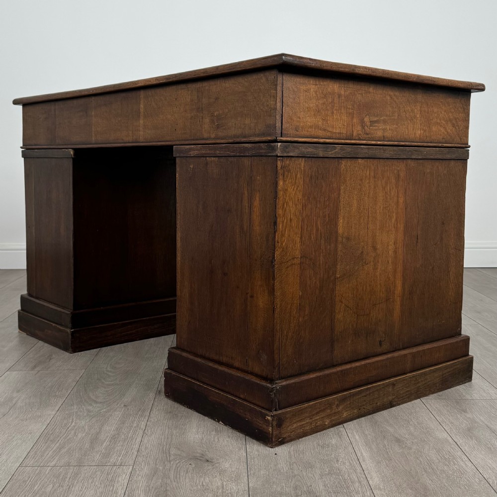 Antique 19th Century Pedestal Desk In Oak  View VI