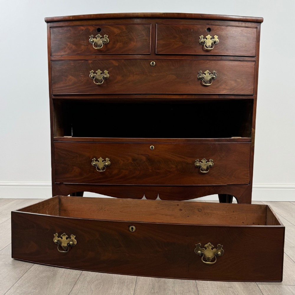 Antique 19th Century Mahogany Bow Fronted Chest Of Drawers  View X