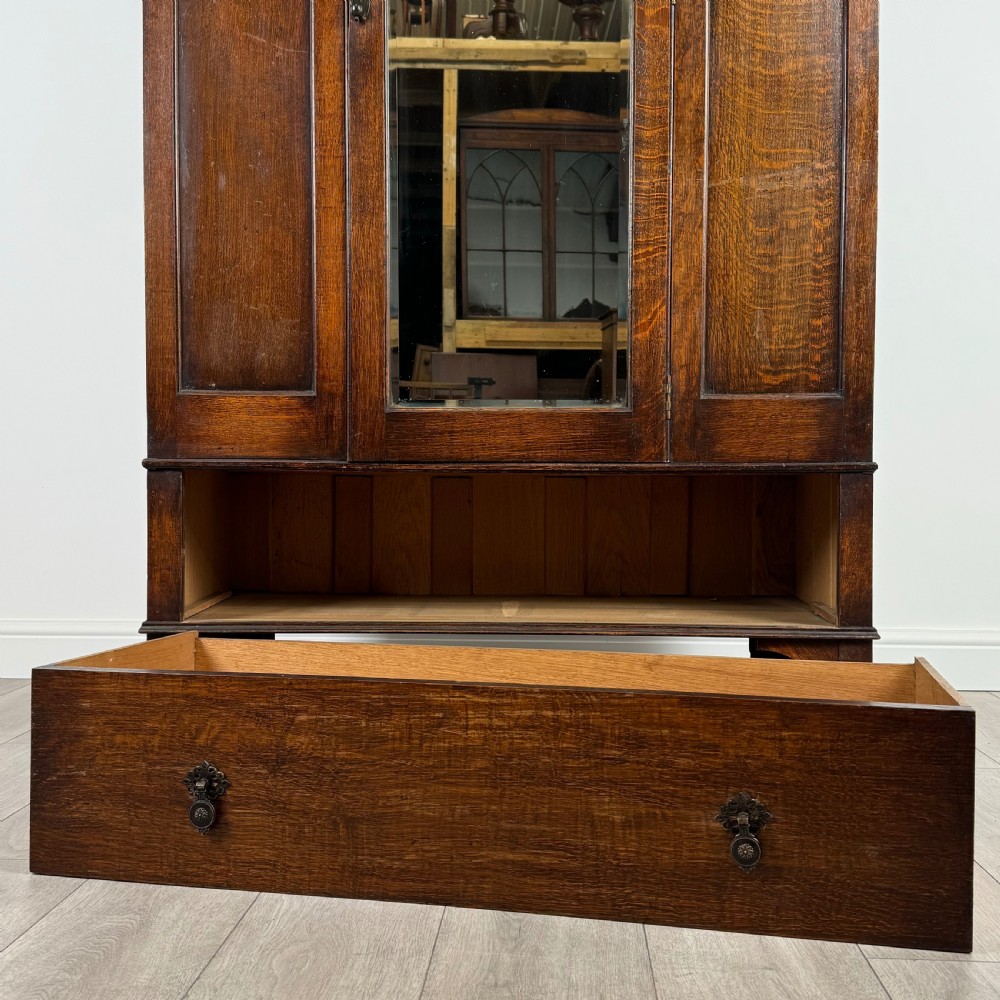 Antique 20th Century Jacobean Style Wardrobe In Oak View X