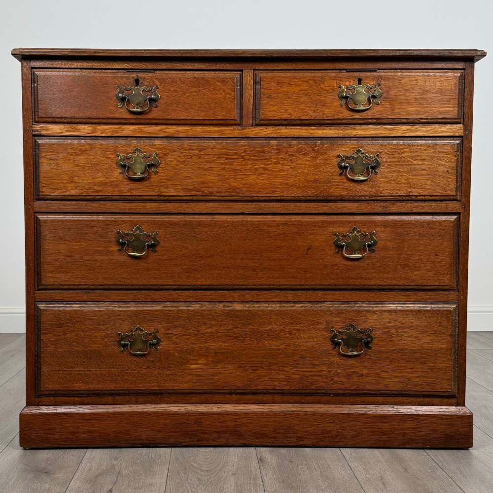 Antique 20th Century Chest Of Drawers Of Fine Quality In Oak