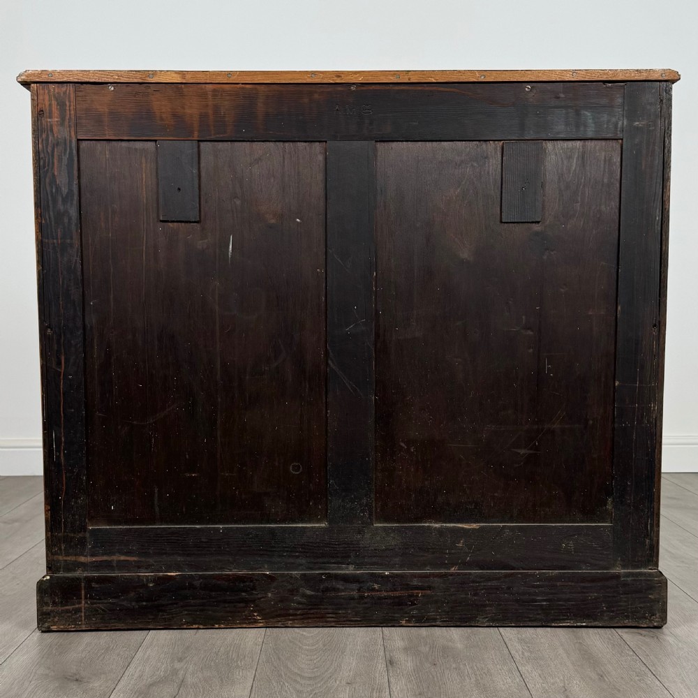 Antique 20th Century Chest Of Drawers Of Fine Quality In Oak View III