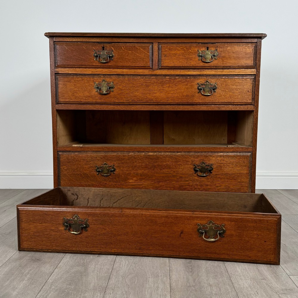 Antique 20th Century Chest Of Drawers Of Fine Quality In Oak View X