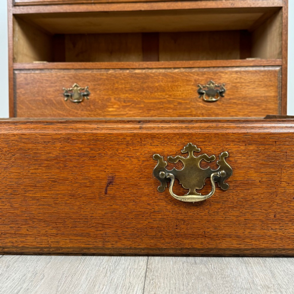 Antique 20th Century Chest Of Drawers Of Fine Quality In Oak View XI