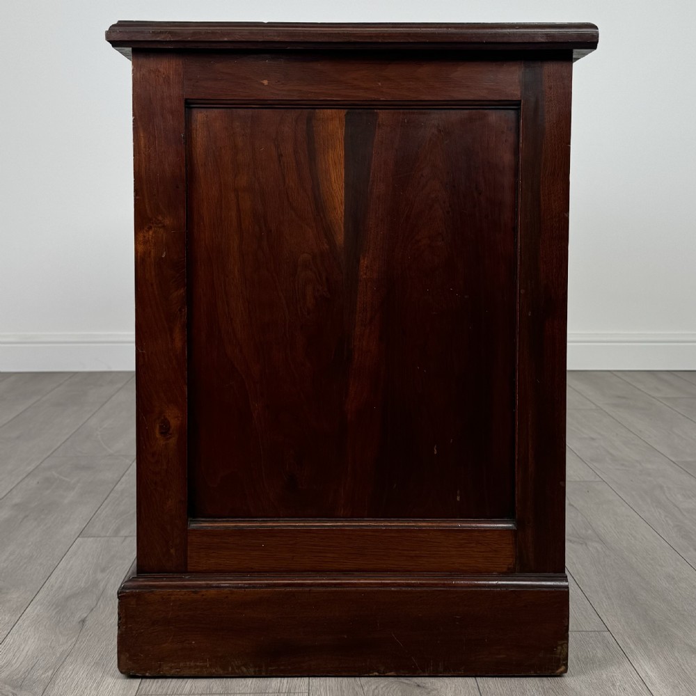  Antique 20th Century Pedestal Desk In Walnut 
 View III