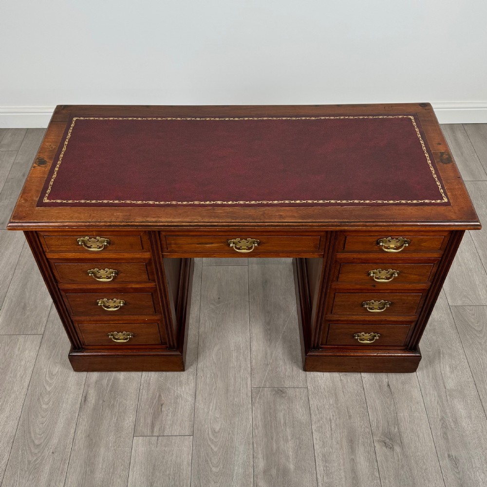  Antique 20th Century Pedestal Desk In Walnut 
 View IX