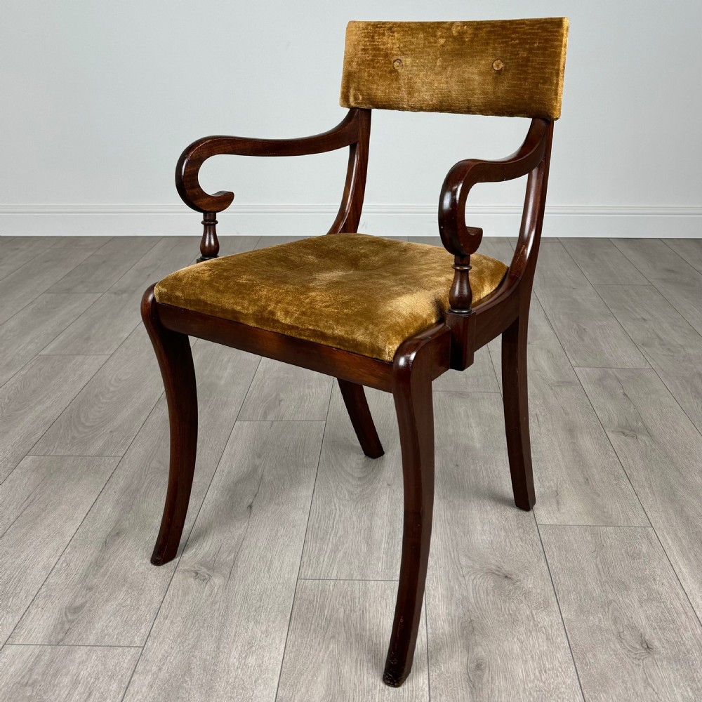 Antique 20th Century Set Of 6 Dining Chair’s In Mahogany  View II