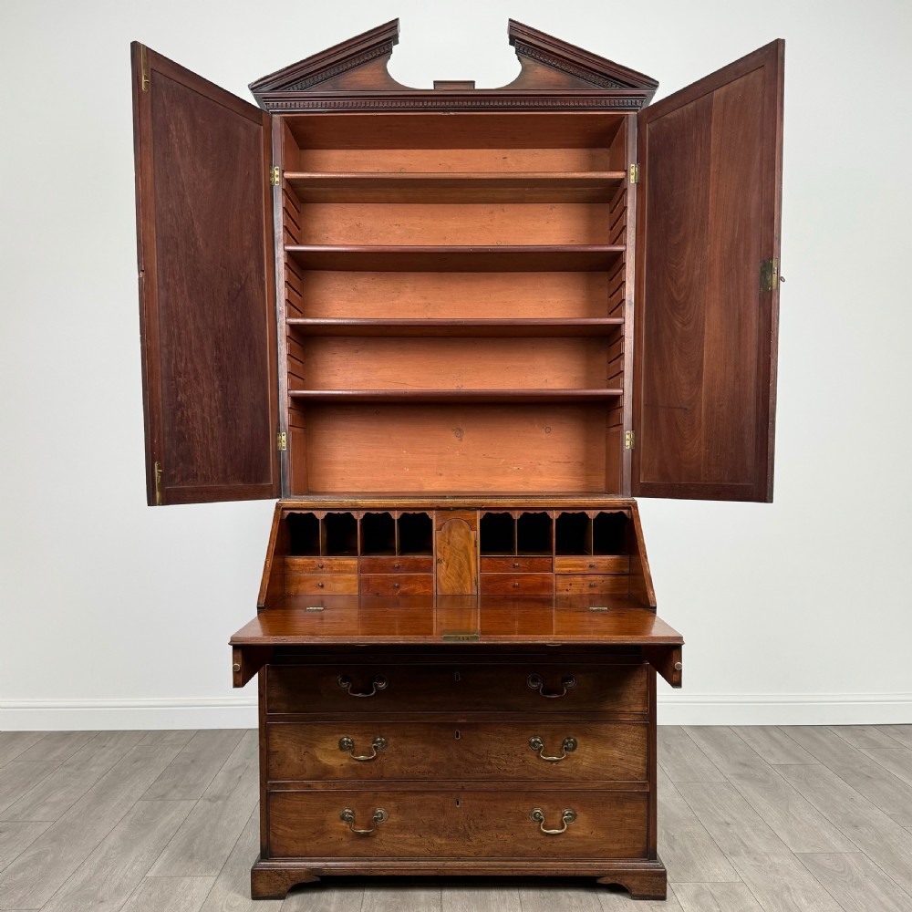Antique 18th Century Fine Quality Bureau Bookcase In Mahogany View II
