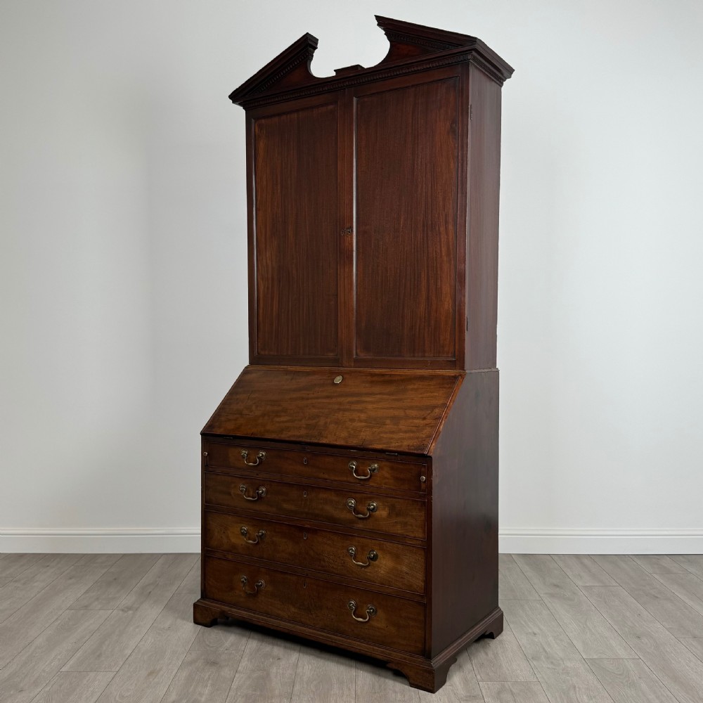 Antique 18th Century Fine Quality Bureau Bookcase In Mahogany View III
