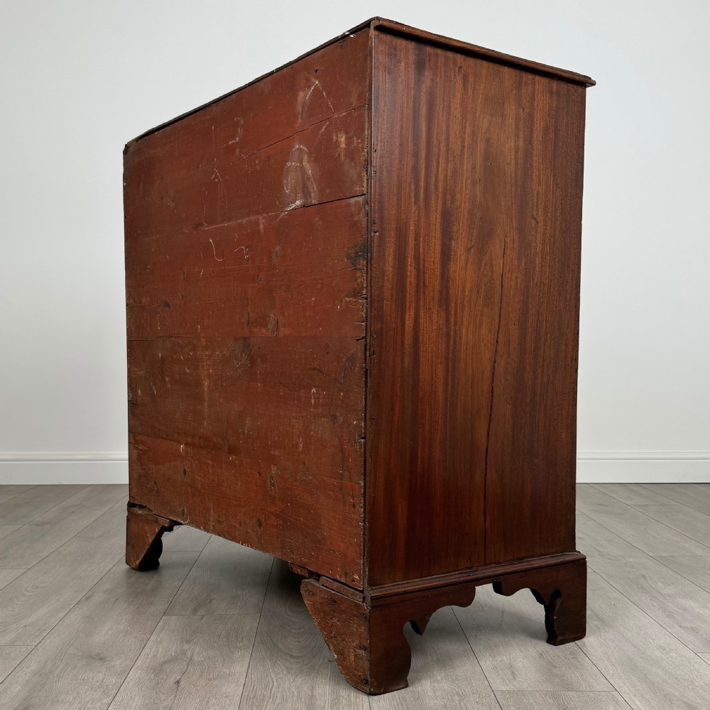 Antique 18th Century Fine Quality Chest Of Drawers In Mahogany  View VII