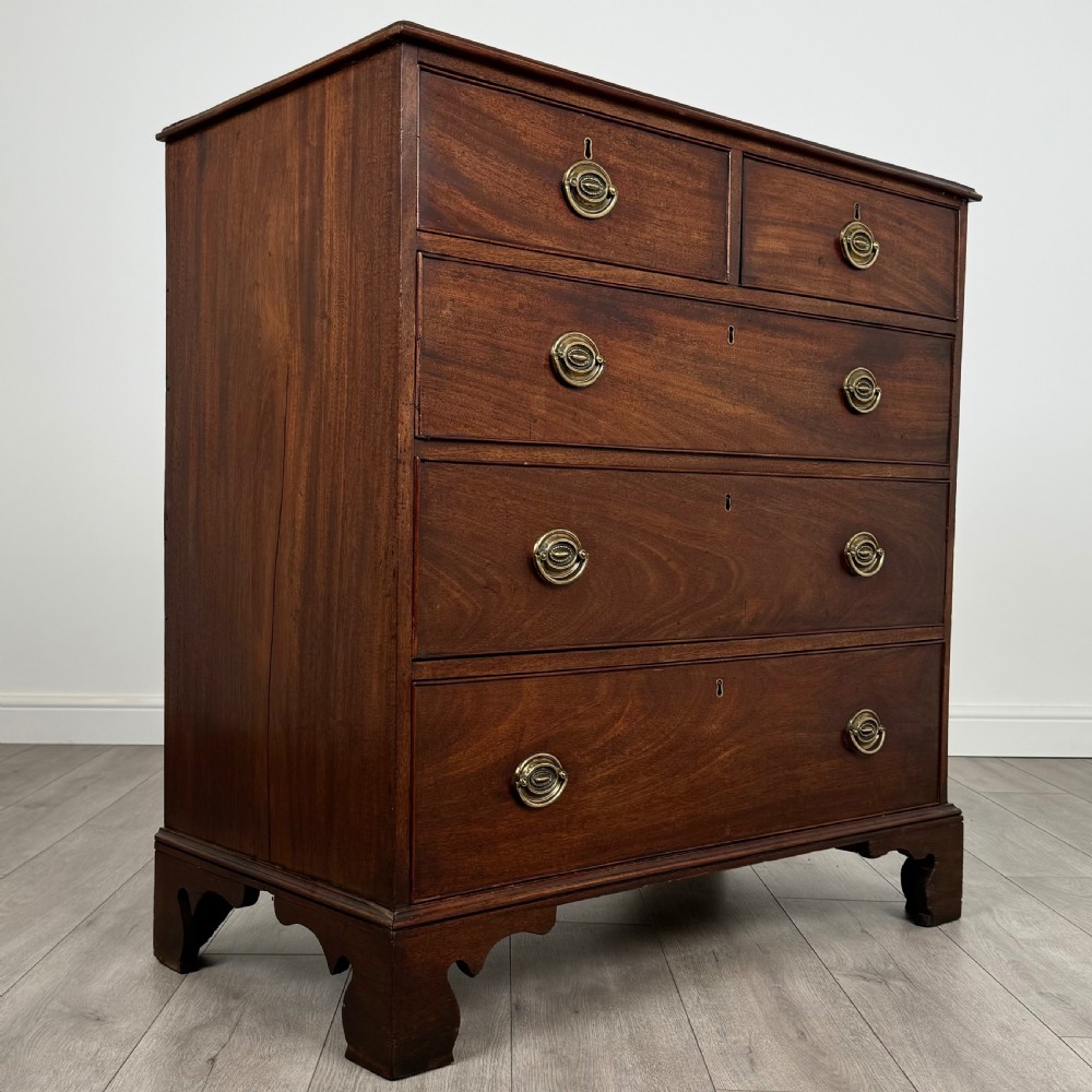 Antique 18th Century Fine Quality Chest Of Drawers In Mahogany  View IX